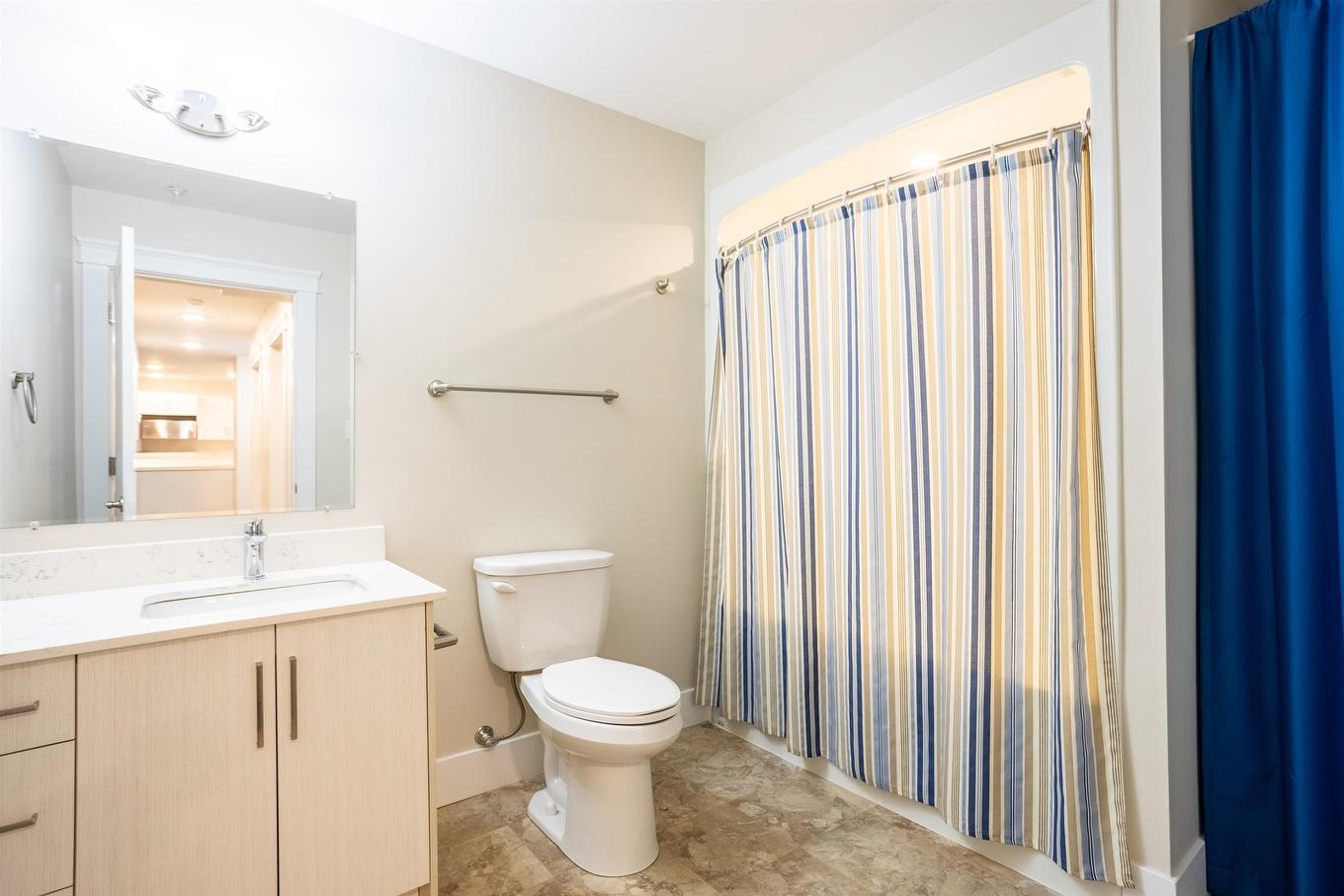 105 29 Stratford Road, Stratford, PE - Indoor Photo Showing Bathroom