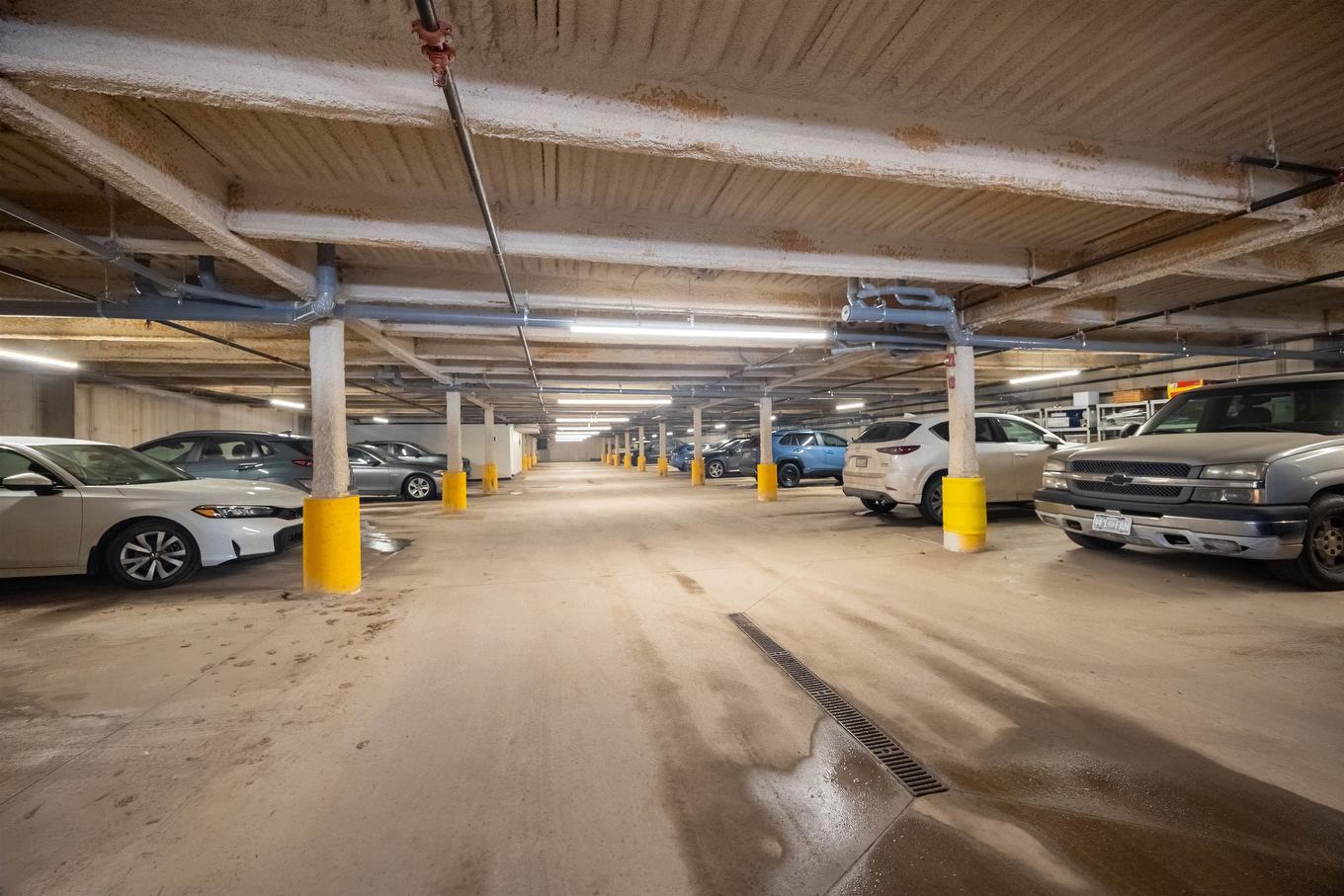 105 29 Stratford Road, Stratford, PE - Indoor Photo Showing Garage