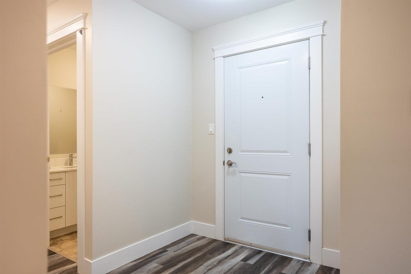 105 29 Stratford Road, Stratford, PE - Indoor Photo Showing Other Room