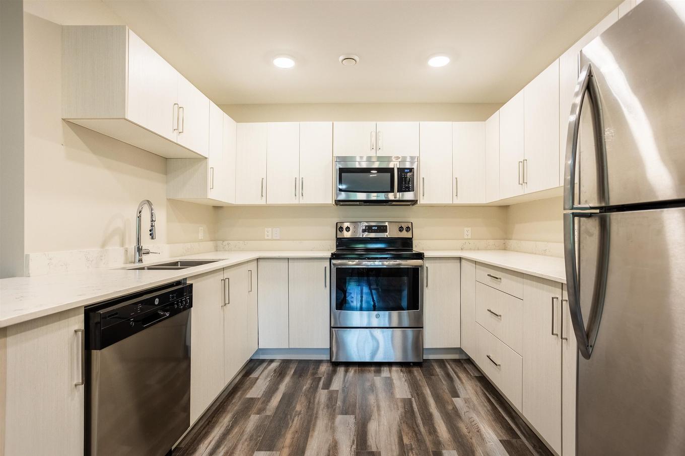 105 29 Stratford Road, Stratford, PE - Indoor Photo Showing Kitchen With Double Sink