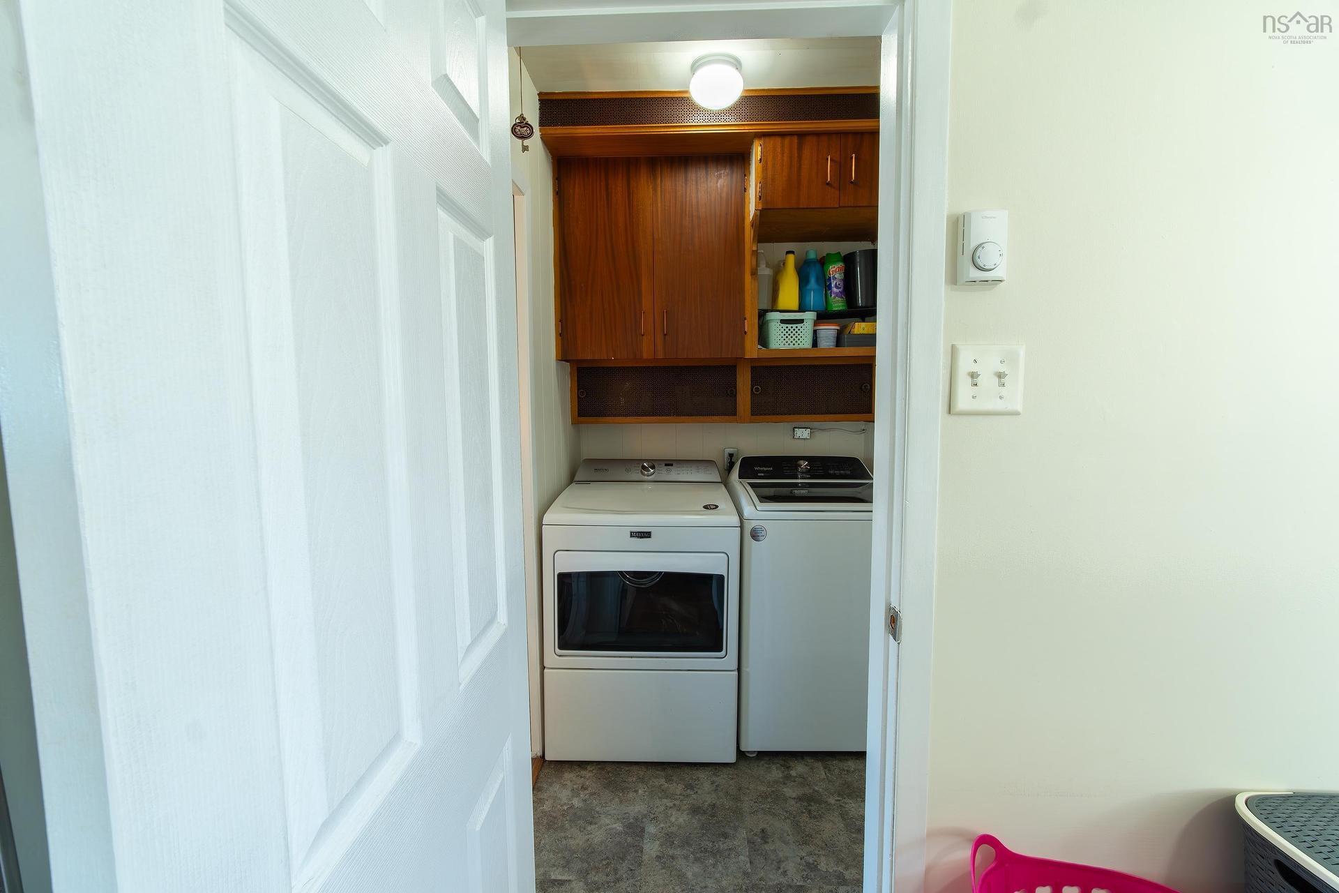 5 Edgewood Avenue, Amherst, NS - Indoor