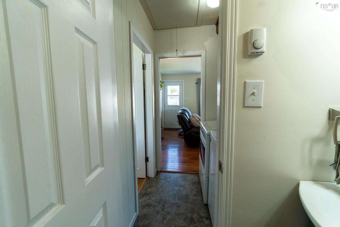 5 Edgewood Avenue, Amherst, NS - Indoor Photo Showing Bathroom