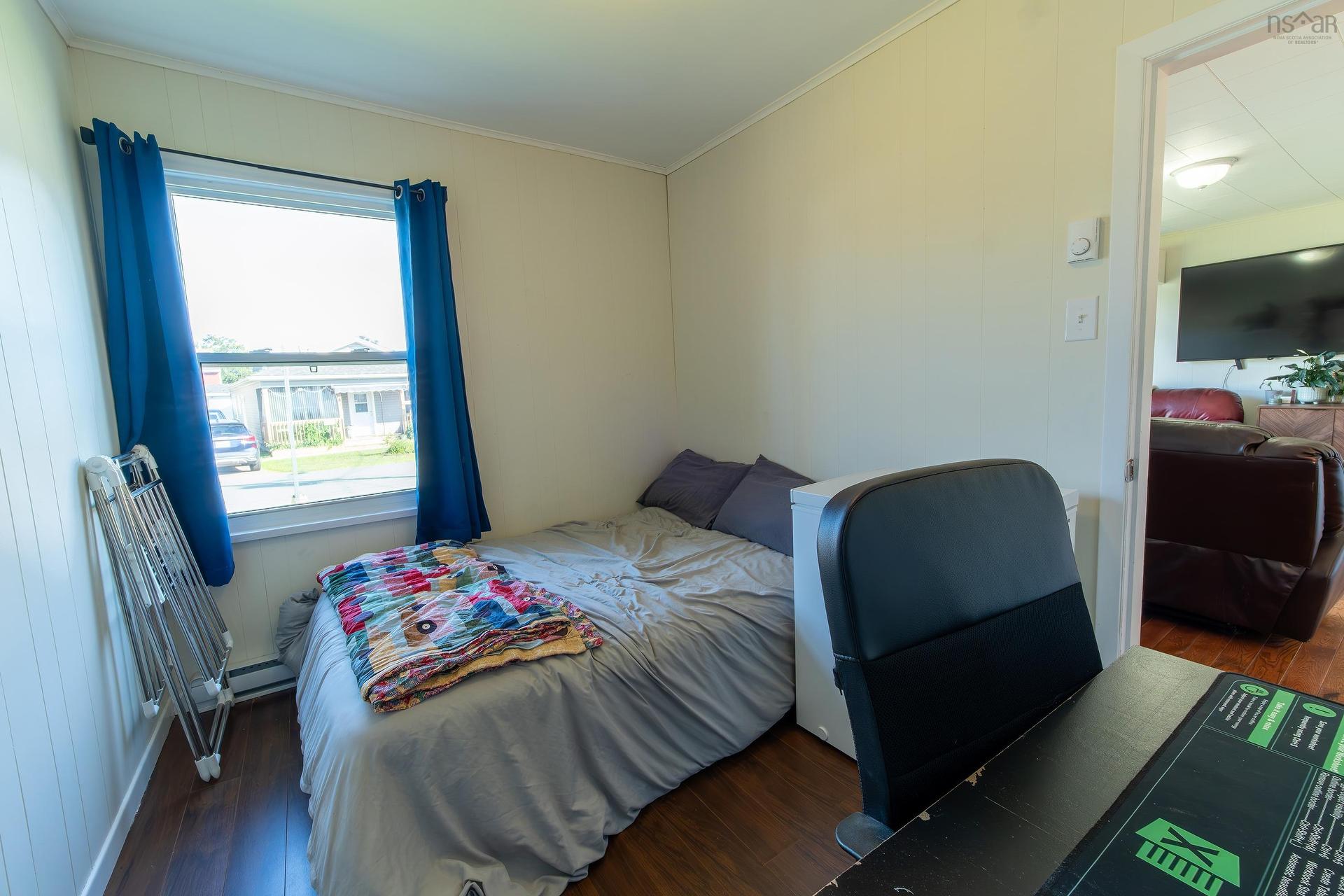 5 Edgewood Avenue, Amherst, NS - Indoor Photo Showing Bedroom
