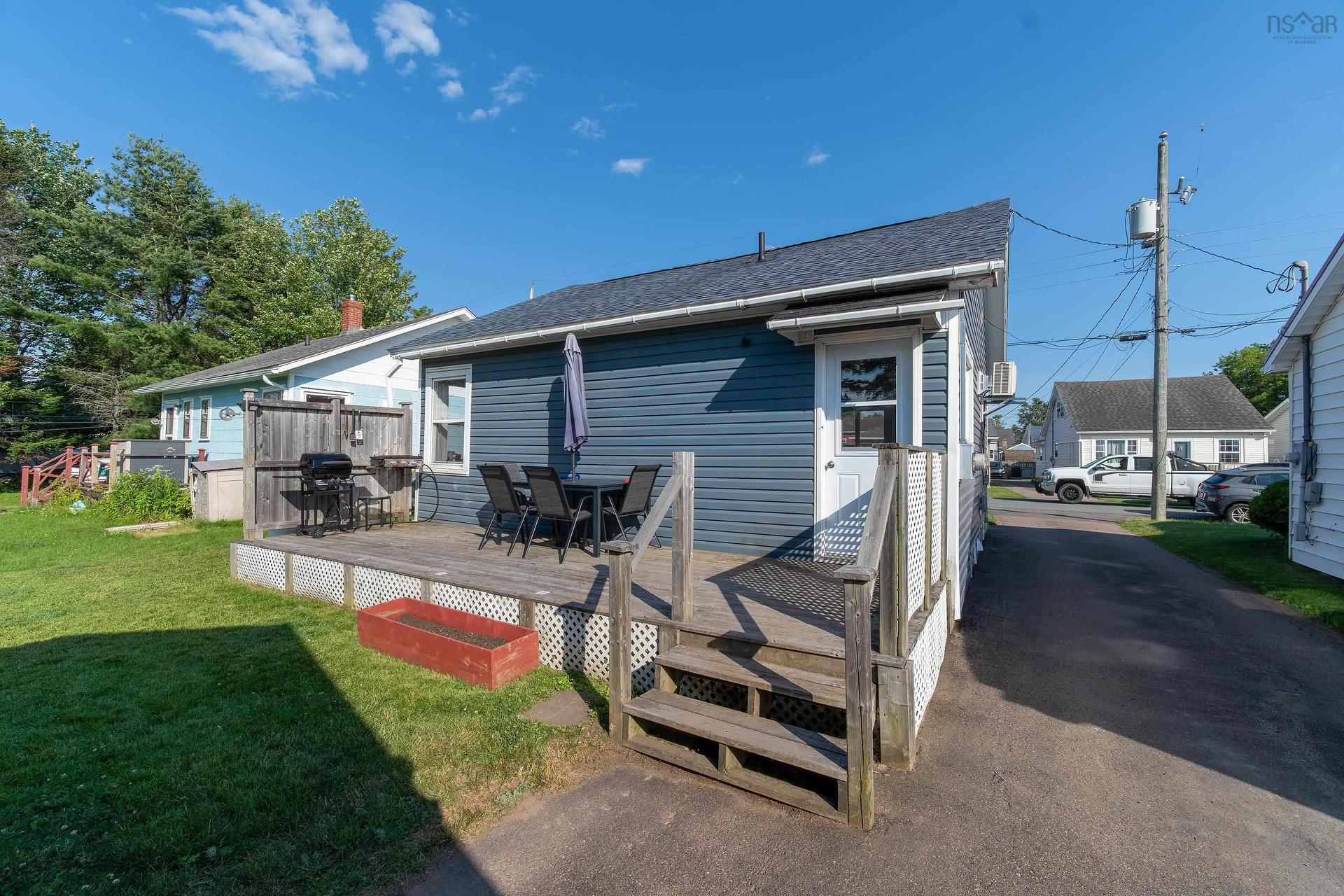 5 Edgewood Avenue, Amherst, NS - Outdoor With Deck Patio Veranda