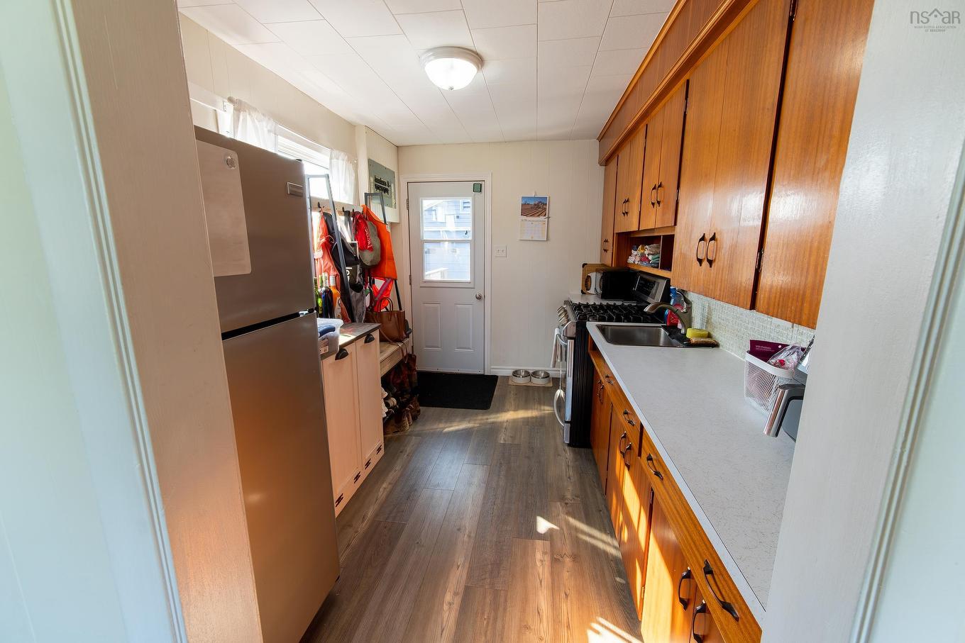 5 Edgewood Avenue, Amherst, NS - Indoor Photo Showing Kitchen