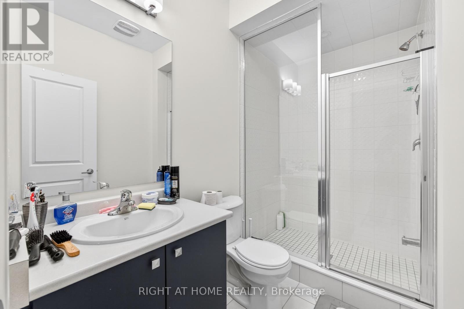 24 Monreau Drive, Brampton, ON - Indoor Photo Showing Bathroom