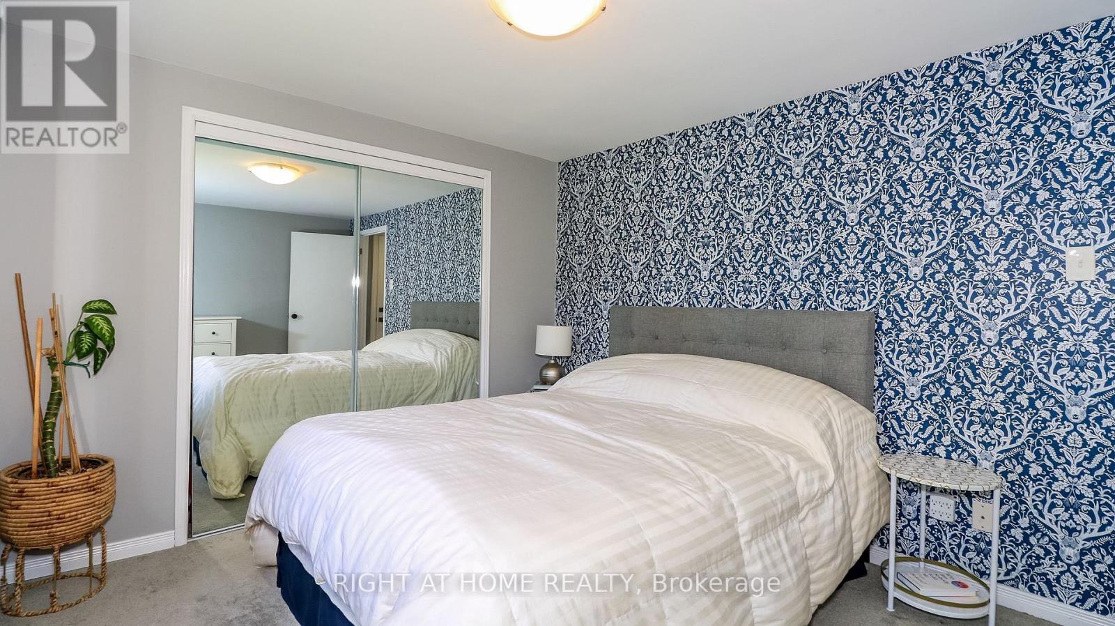 2988 25Th Sideroad, Innisfil, ON - Indoor Photo Showing Bedroom