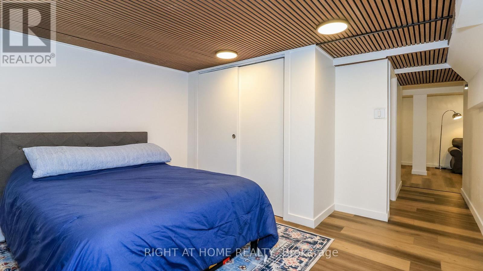 2988 25Th Sideroad, Innisfil, ON - Indoor Photo Showing Bedroom
