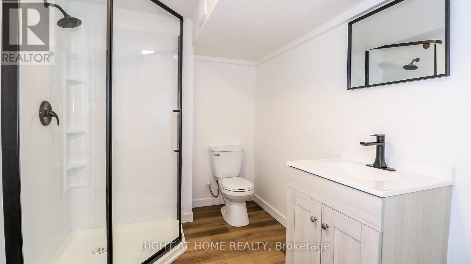 2988 25Th Sideroad, Innisfil, ON - Indoor Photo Showing Bathroom