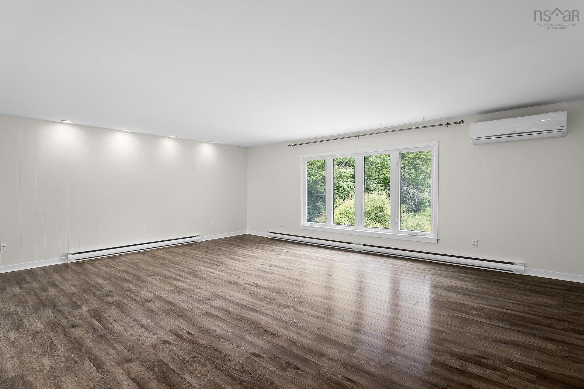 241 & 239 Lockview Road, Fall River, NS - Indoor Photo Showing Other Room