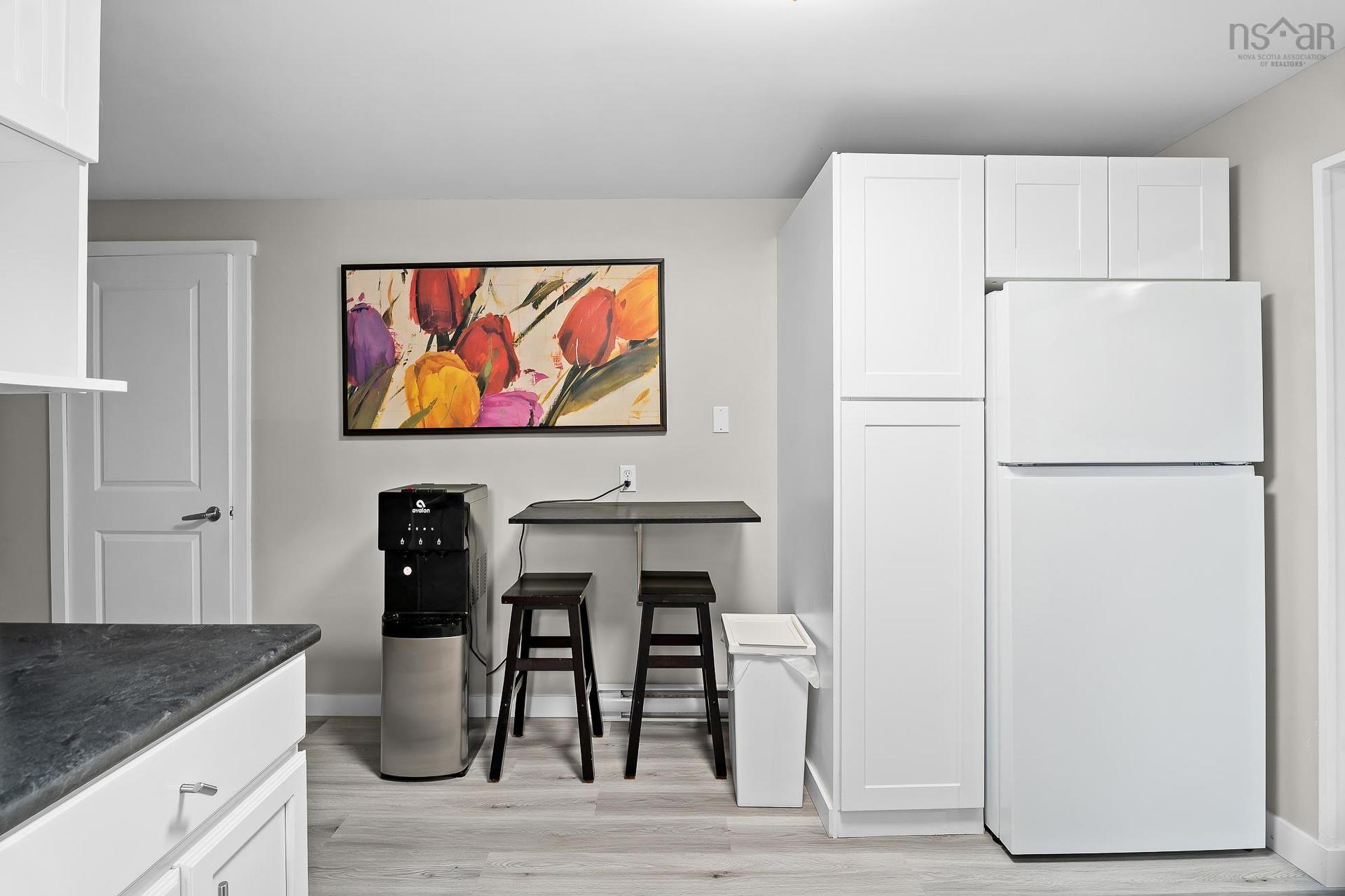 241 & 239 Lockview Road, Fall River, NS - Indoor Photo Showing Kitchen