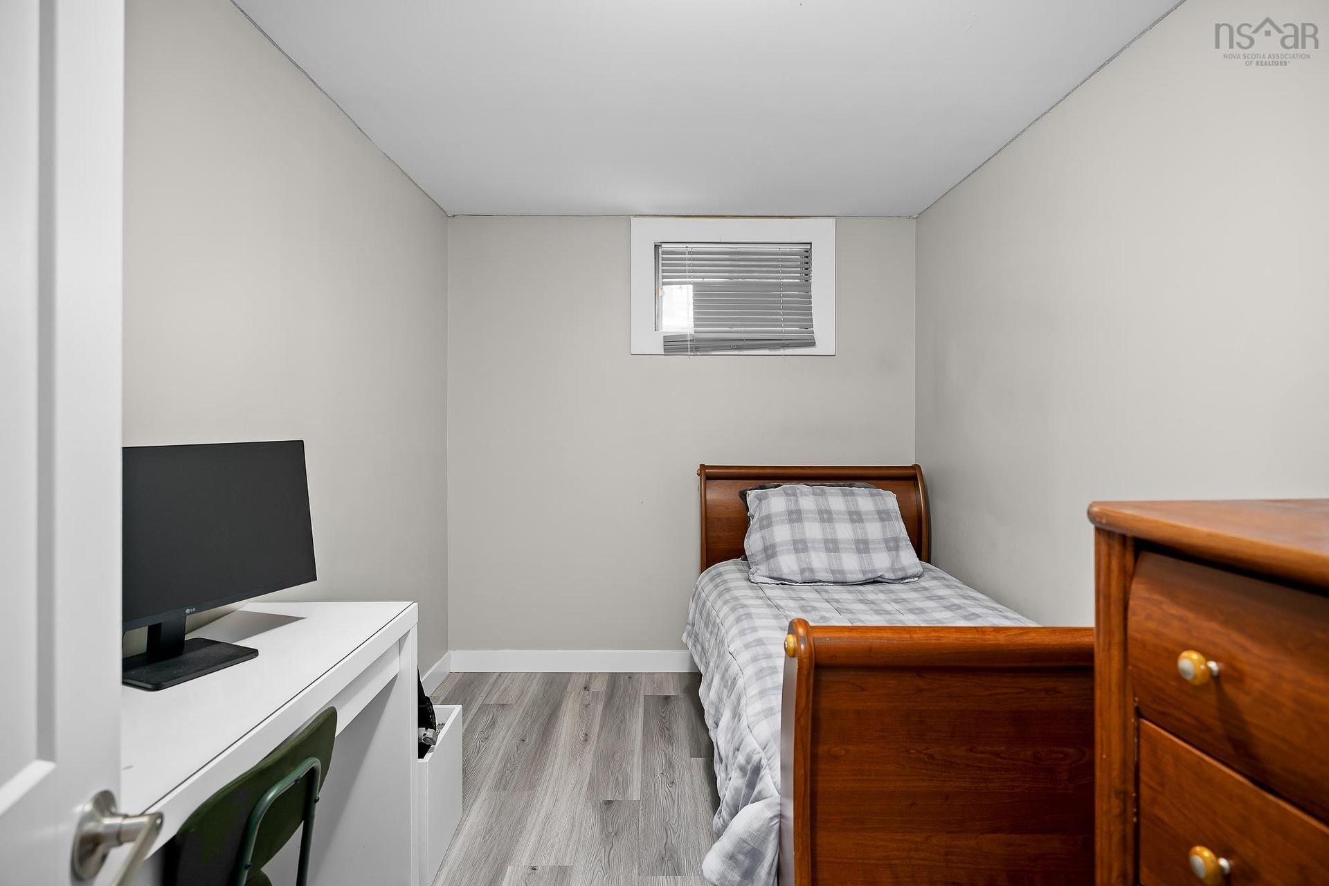 241 & 239 Lockview Road, Fall River, NS - Indoor Photo Showing Bedroom