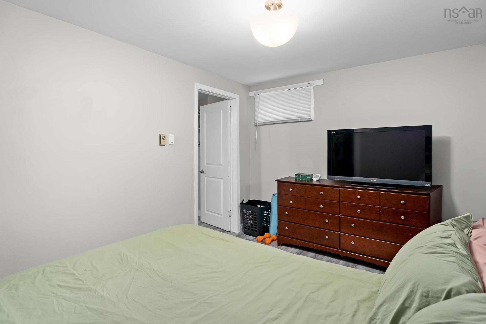 241 & 239 Lockview Road, Fall River, NS - Indoor Photo Showing Bedroom