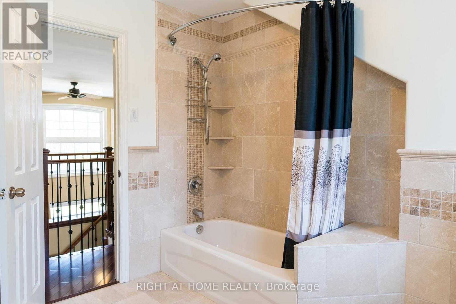 Upstair Bathroom - 57 Old Trail Road, Tiny, ON - Indoor Photo Showing Bathroom