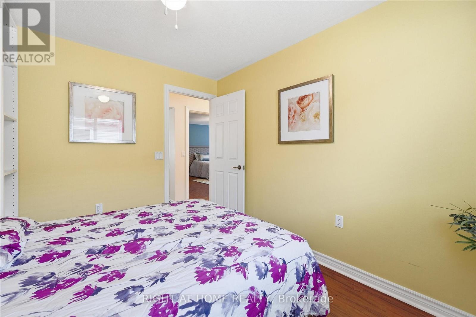 111 Gracehill Crescent, Hamilton, ON - Indoor Photo Showing Bedroom