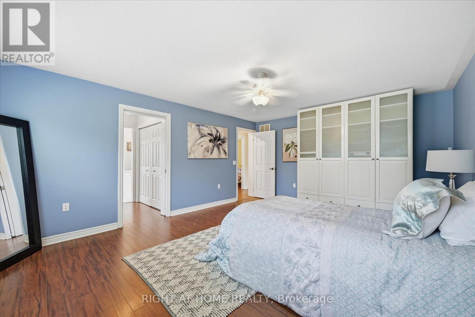 111 Gracehill Crescent, Hamilton, ON - Indoor Photo Showing Bedroom