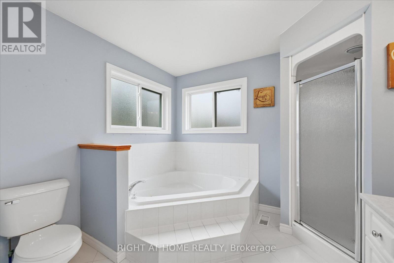 111 Gracehill Crescent, Hamilton, ON - Indoor Photo Showing Bathroom