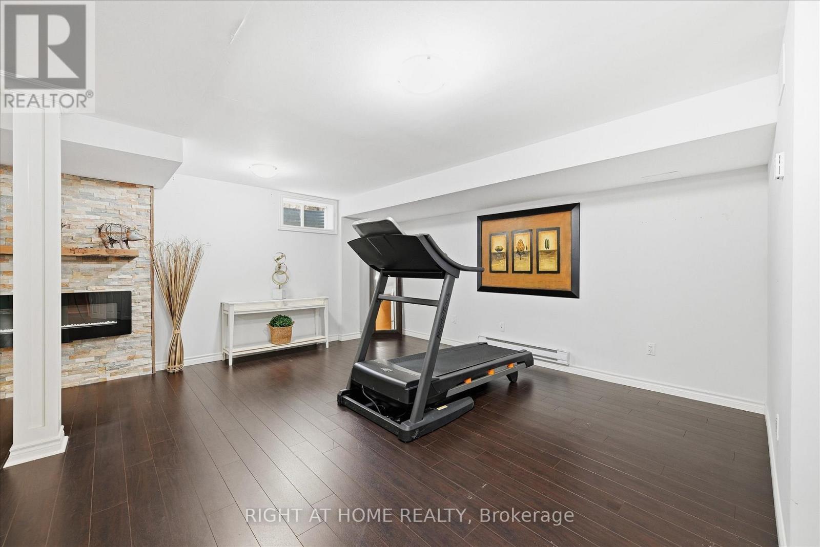 111 Gracehill Crescent, Hamilton, ON - Indoor Photo Showing Gym Room