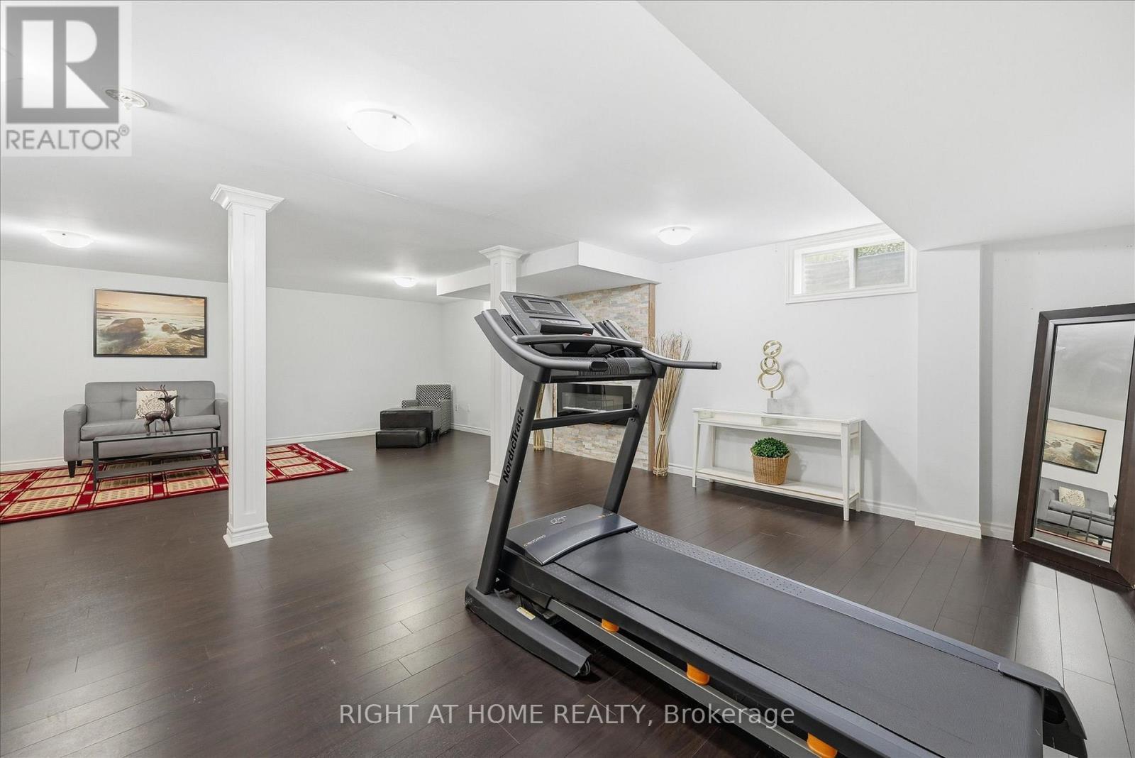 111 Gracehill Crescent, Hamilton, ON - Indoor Photo Showing Gym Room