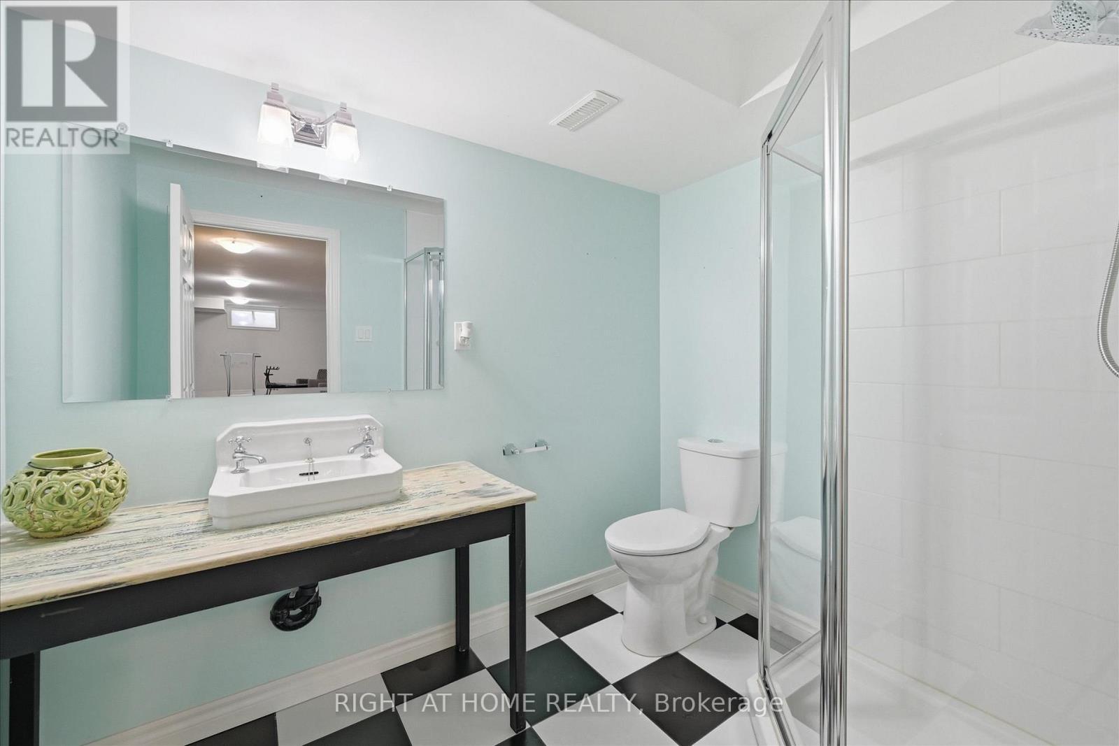 111 Gracehill Crescent, Hamilton, ON - Indoor Photo Showing Bathroom