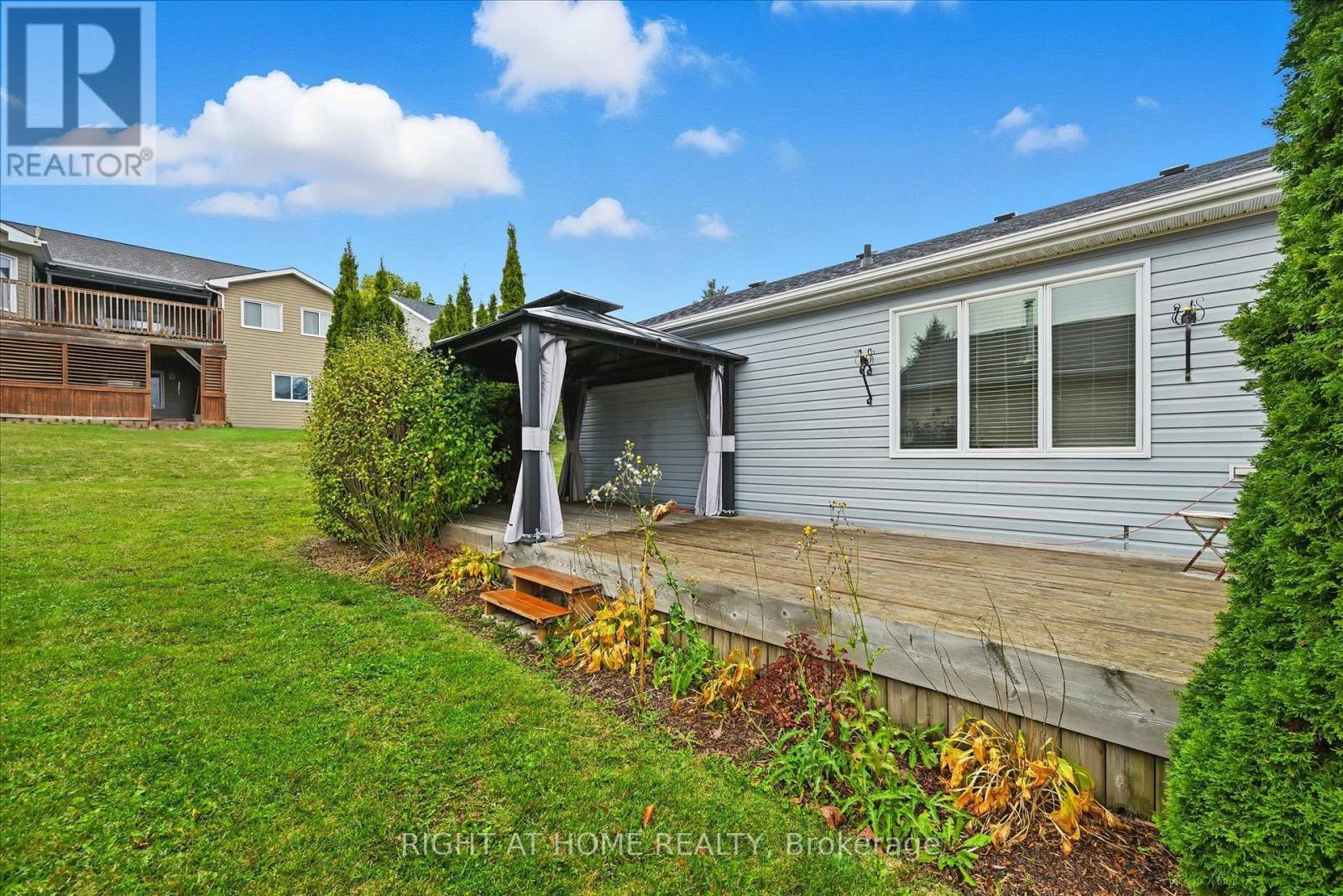111 Gracehill Crescent, Hamilton, ON - Outdoor