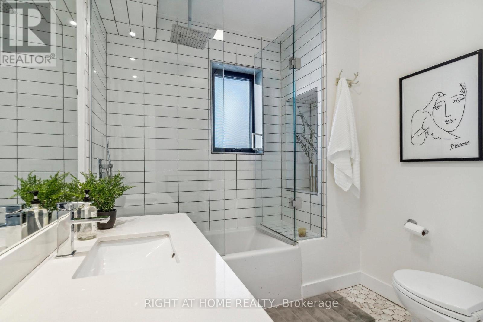 141 O'Connor Drive, Toronto, ON - Indoor Photo Showing Bathroom