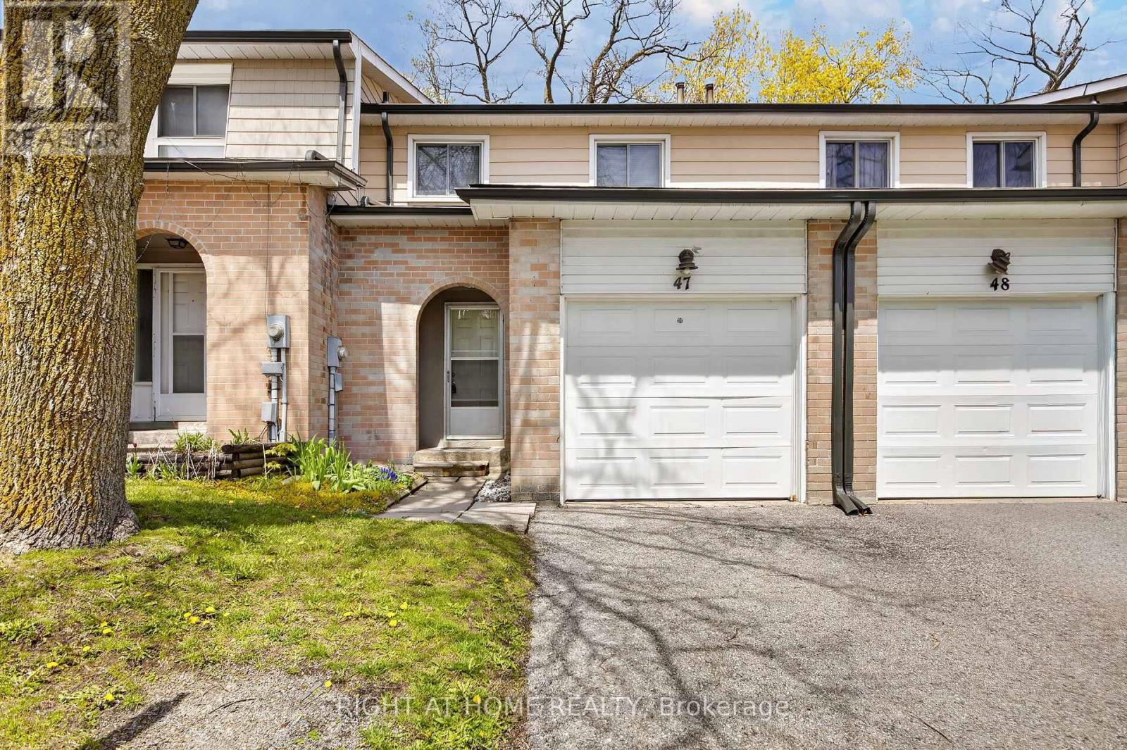 47 - 2 Bernick Drive, Barrie, ON - Outdoor