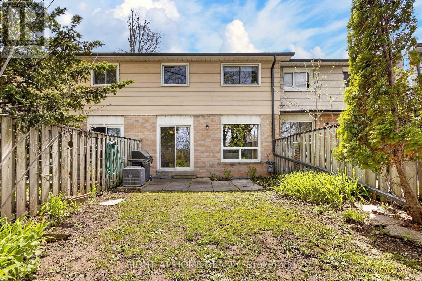 47 - 2 Bernick Drive, Barrie, ON - Outdoor