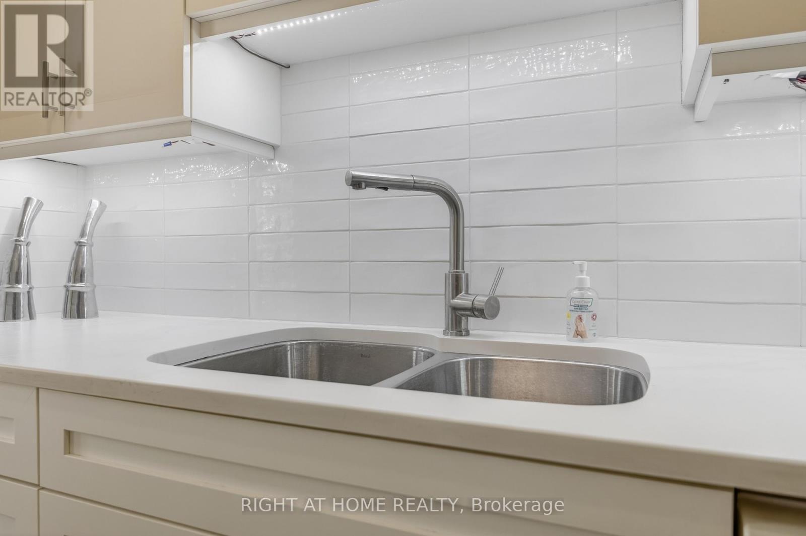 47 - 2 Bernick Drive, Barrie, ON - Indoor Photo Showing Kitchen With Double Sink