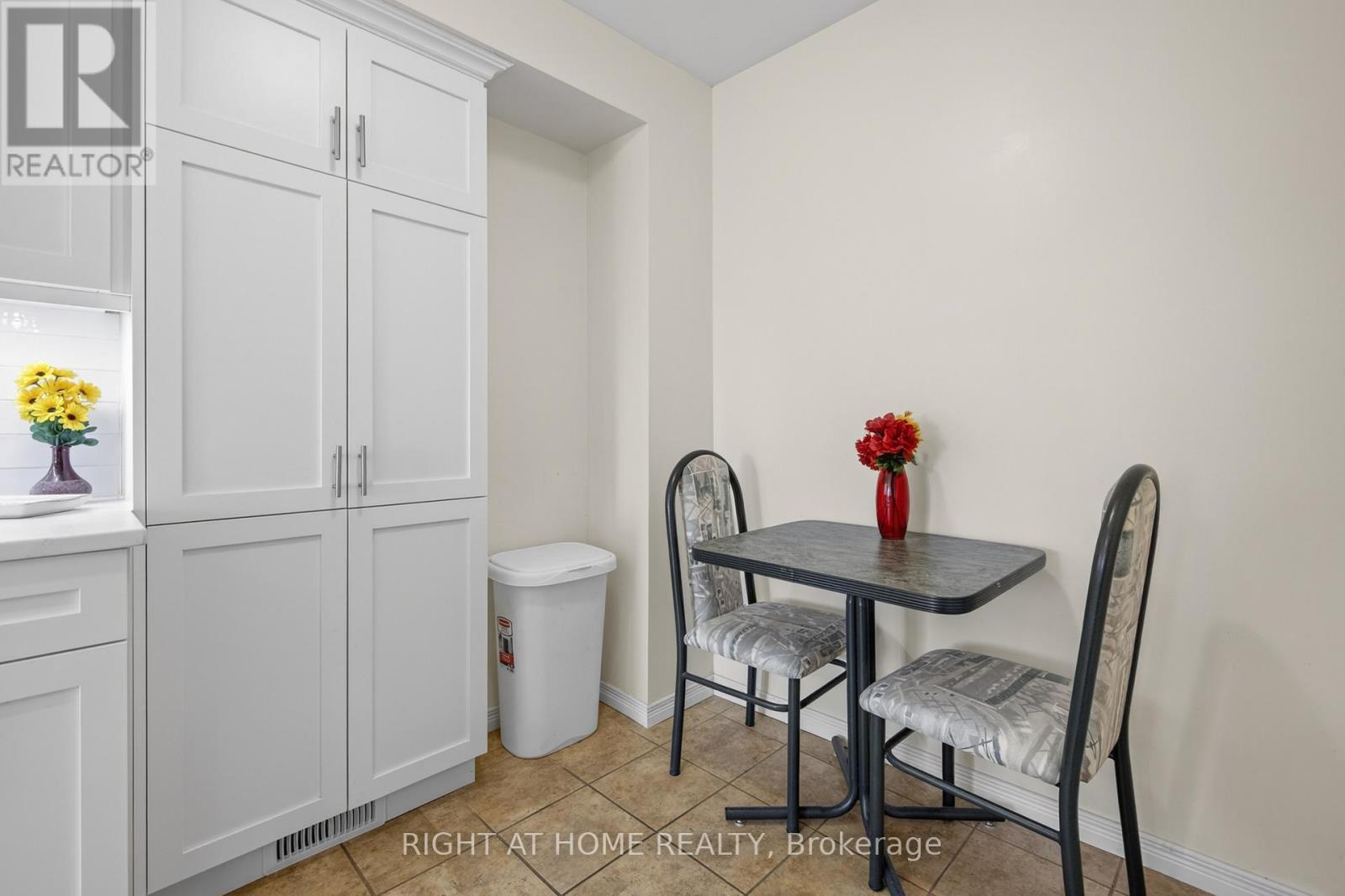 47 - 2 Bernick Drive, Barrie, ON - Indoor Photo Showing Dining Room