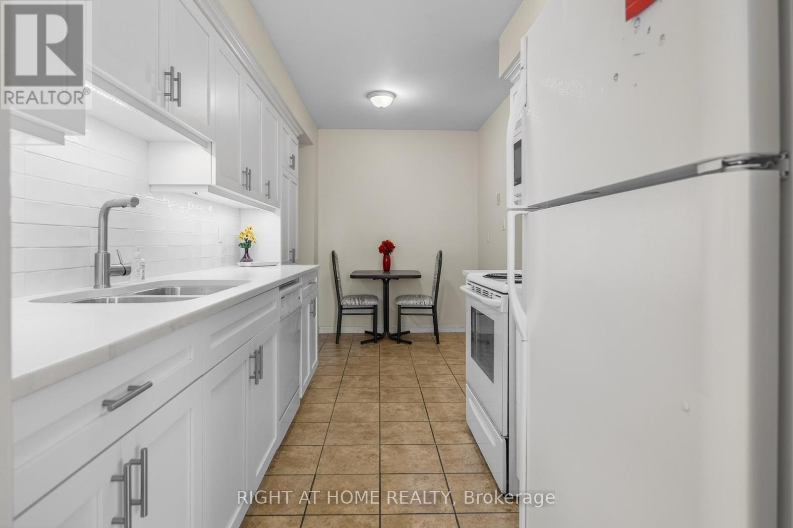 47 - 2 Bernick Drive, Barrie, ON - Indoor Photo Showing Kitchen With Double Sink