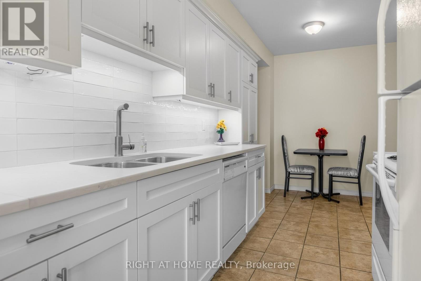47 - 2 Bernick Drive, Barrie, ON - Indoor Photo Showing Kitchen With Double Sink