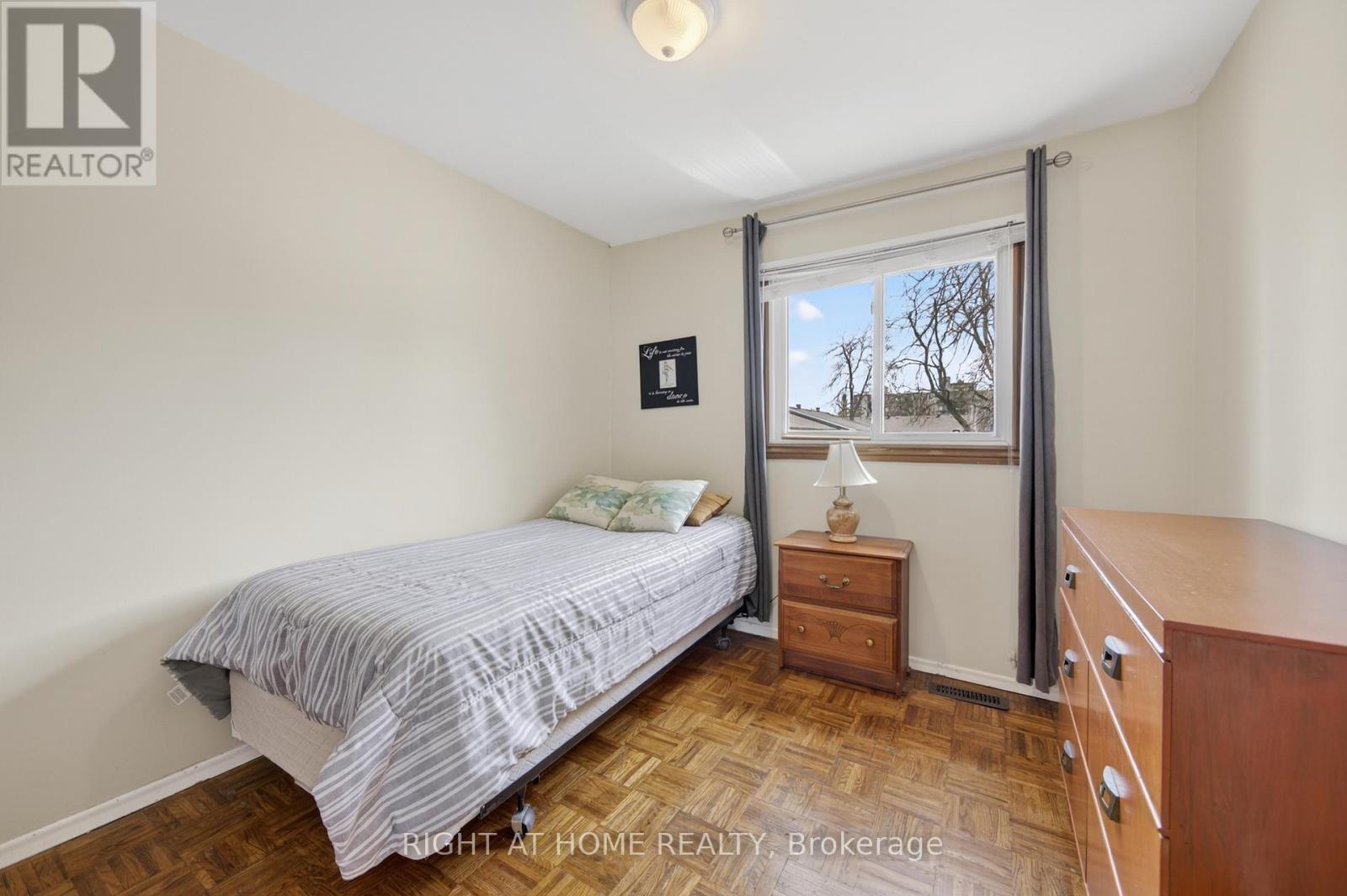 47 - 2 Bernick Drive, Barrie, ON - Indoor Photo Showing Bedroom