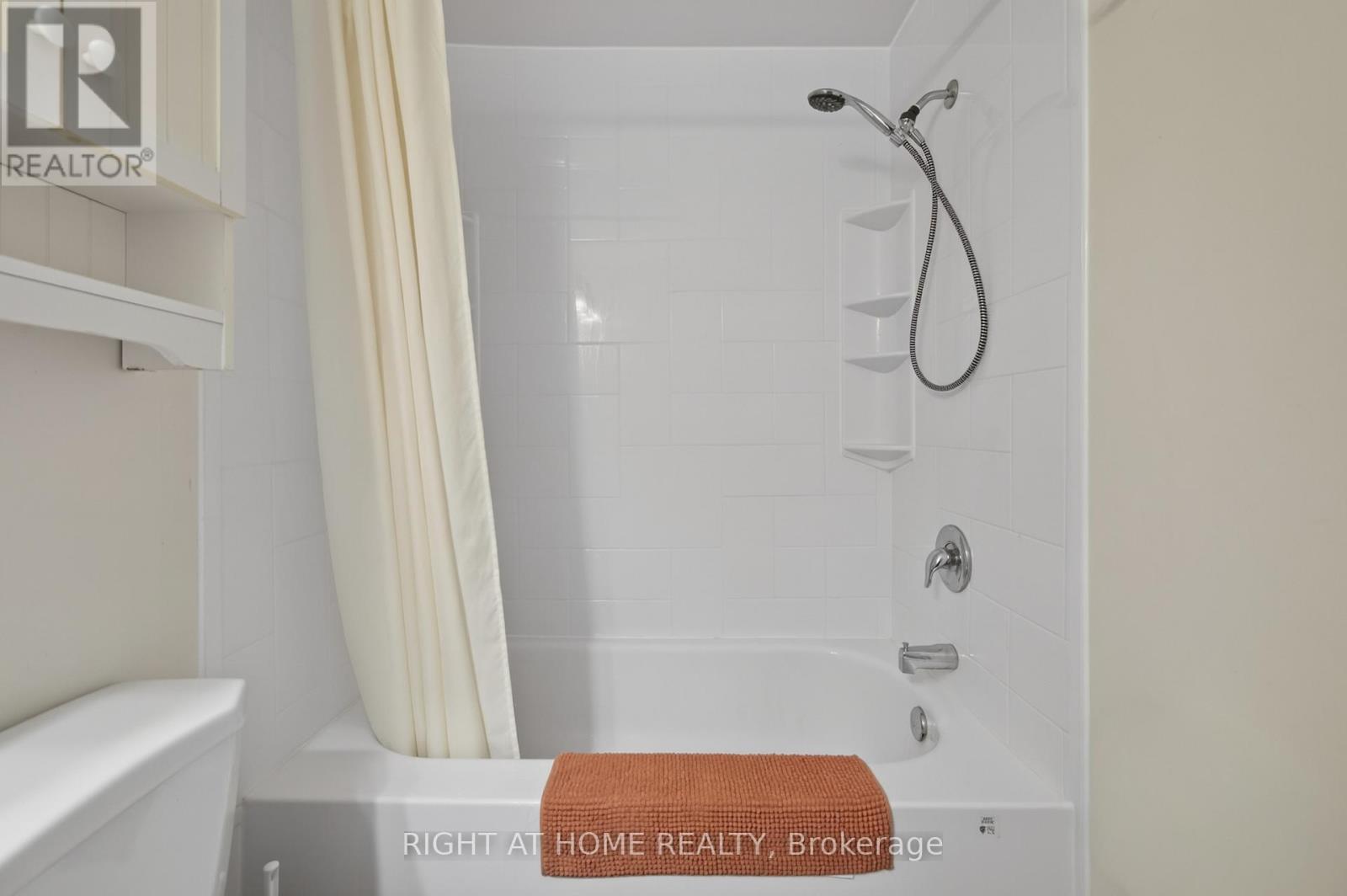 47 - 2 Bernick Drive, Barrie, ON - Indoor Photo Showing Bathroom
