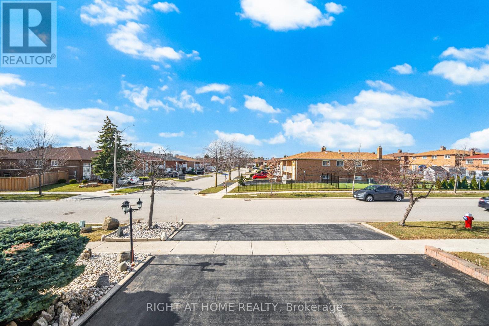 3938 Midhurst Lane, Mississauga, ON - Outdoor With View