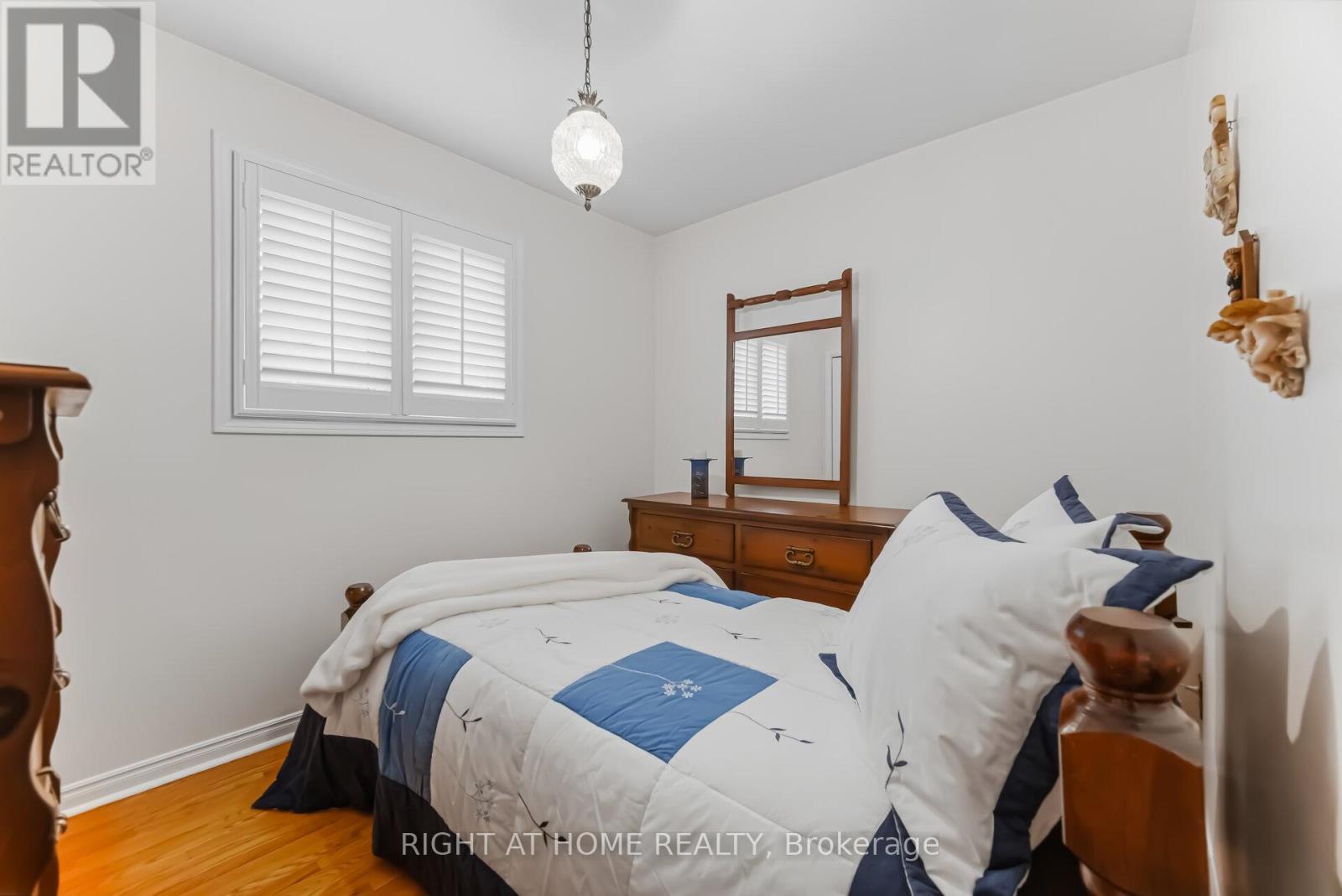 3938 Midhurst Lane, Mississauga, ON - Indoor Photo Showing Bedroom