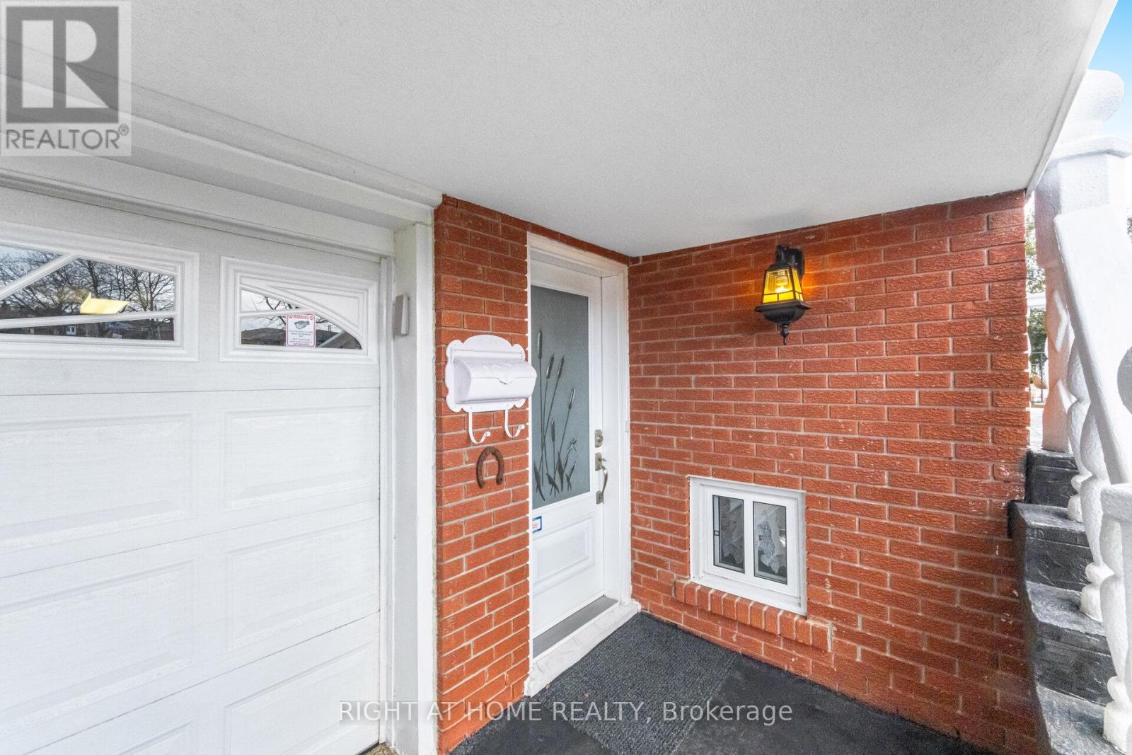 3938 Midhurst Lane, Mississauga, ON - With Exterior