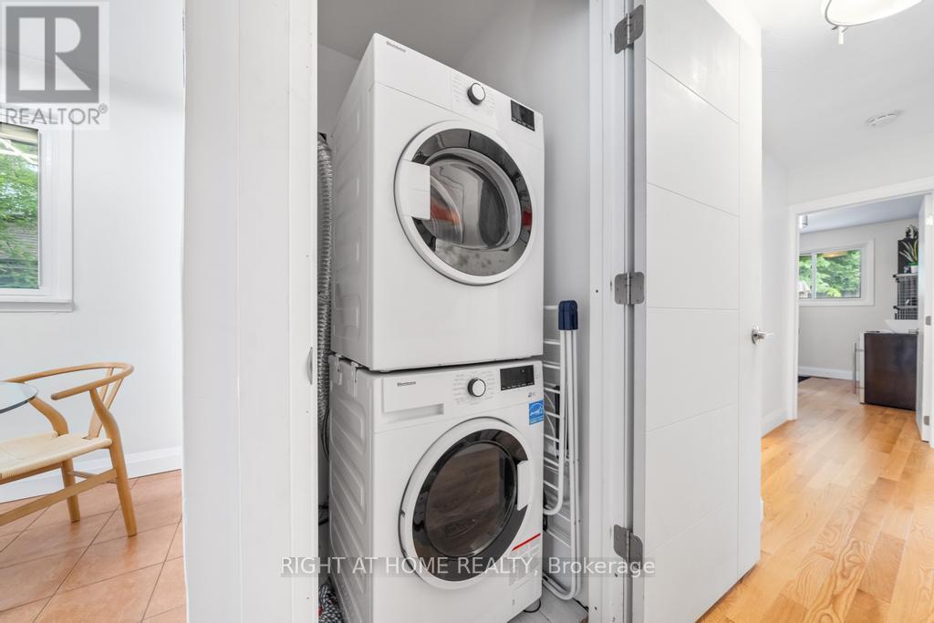 494 Ferguson Avenue N, Hamilton, ON - Indoor Photo Showing Laundry Room
