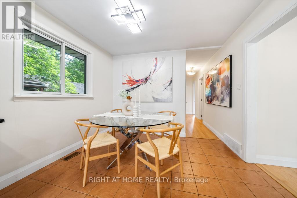 494 Ferguson Avenue N, Hamilton, ON - Indoor Photo Showing Dining Room