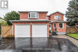 MAIN - 376 KELLY CRESCENT Newmarket, ON L3Y 7K2