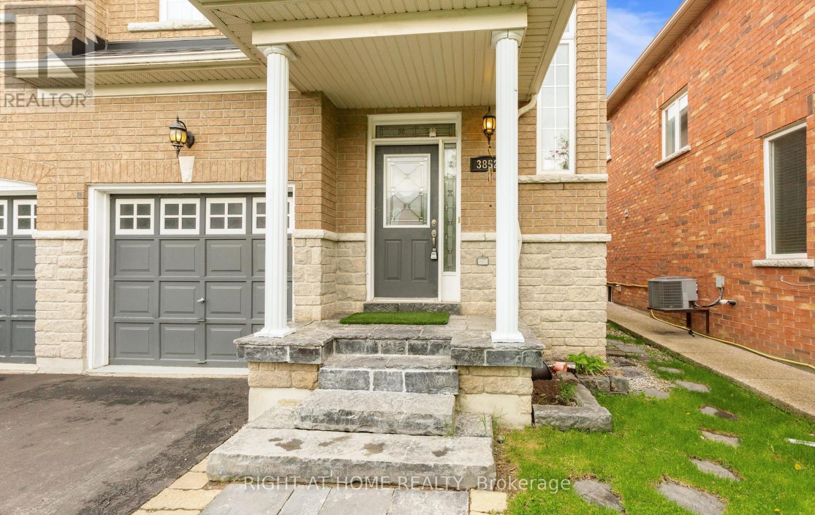 3852 Bloomington Crescent, Mississauga, ON - Outdoor