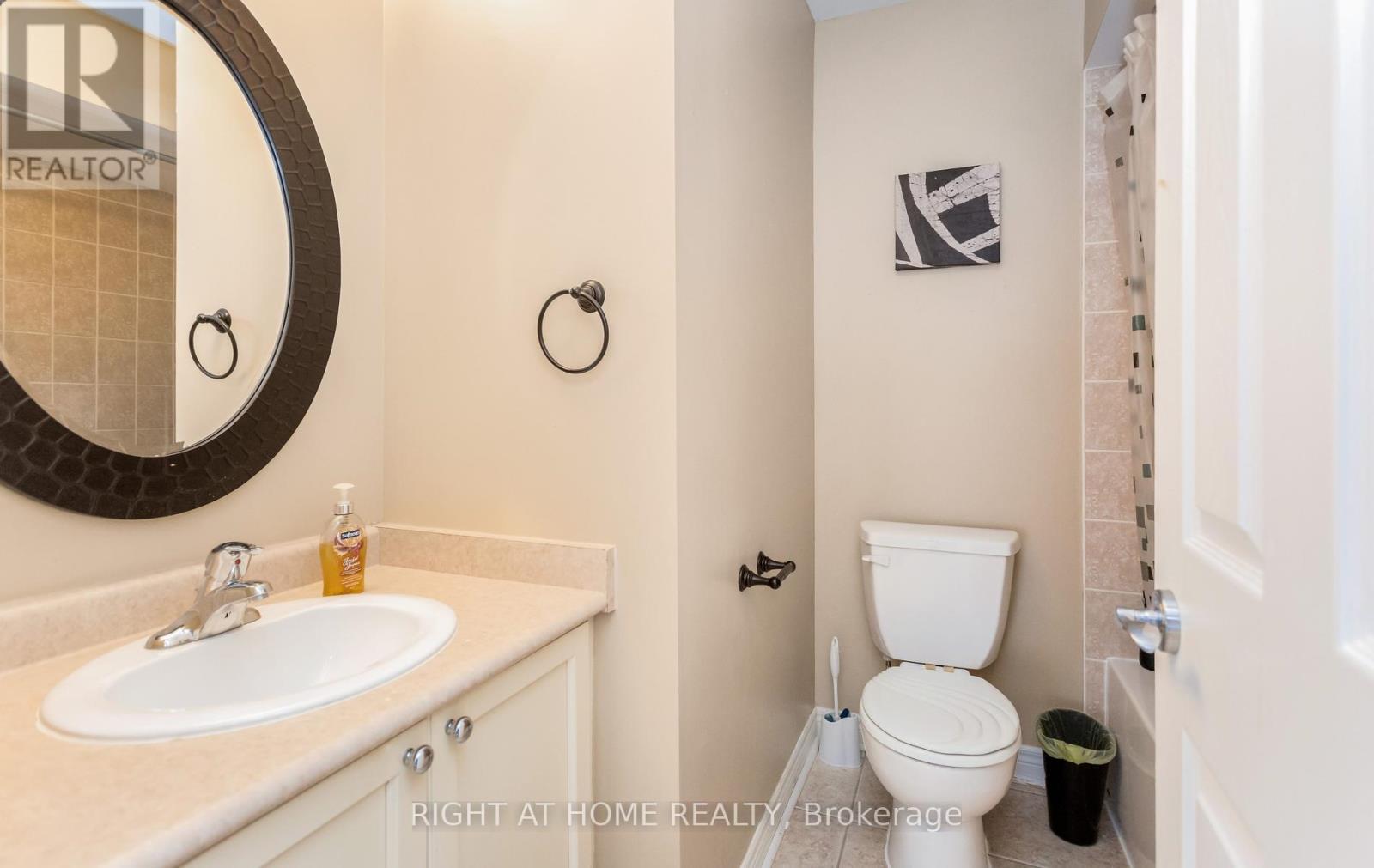 3852 Bloomington Crescent, Mississauga, ON - Indoor Photo Showing Bathroom