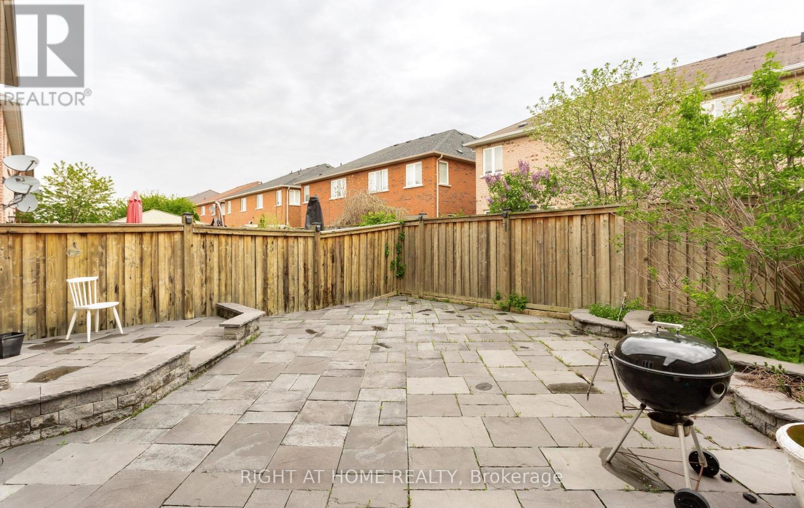 3852 Bloomington Crescent, Mississauga, ON - Outdoor