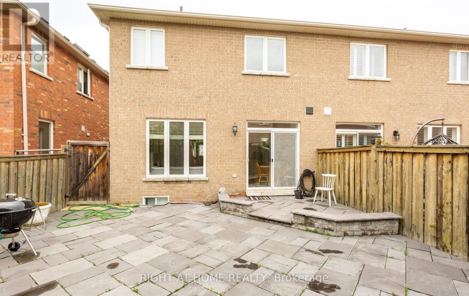 3852 Bloomington Crescent, Mississauga, ON - Outdoor With Exterior