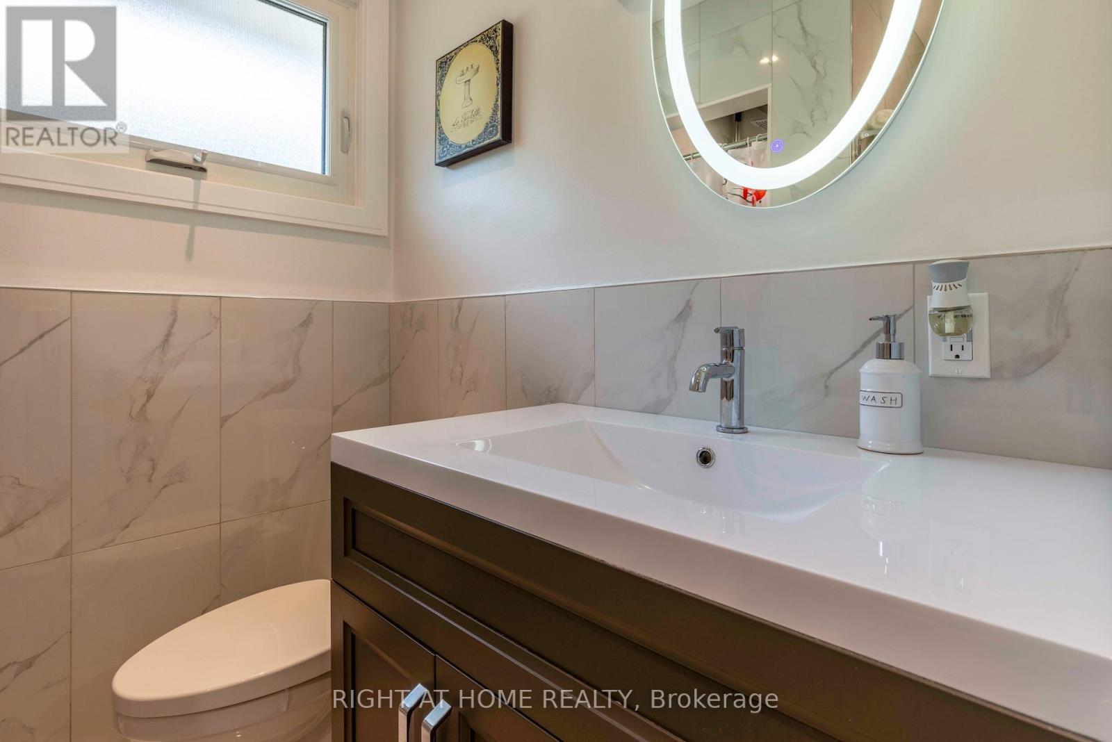212 Lockhart Drive, St. Catharines, ON - Indoor Photo Showing Bathroom