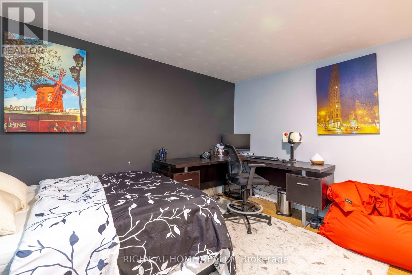 212 Lockhart Drive, St. Catharines, ON - Indoor Photo Showing Bedroom