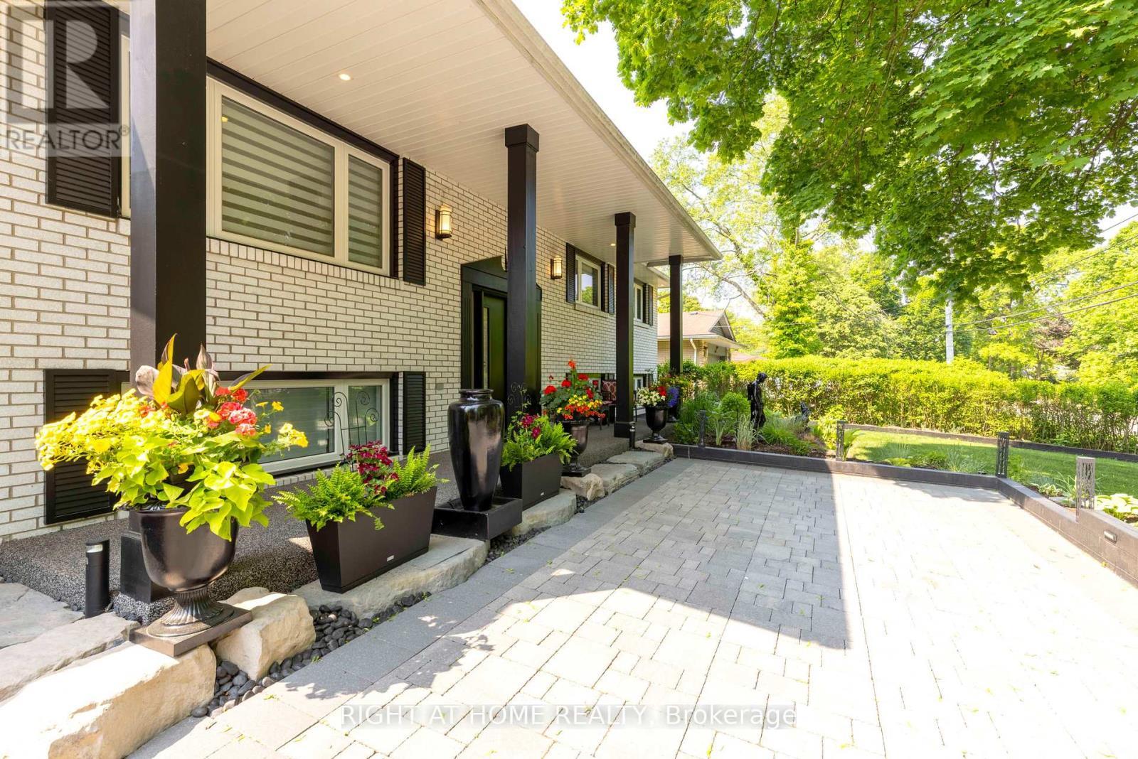 212 Lockhart Drive, St. Catharines, ON - Outdoor With Exterior