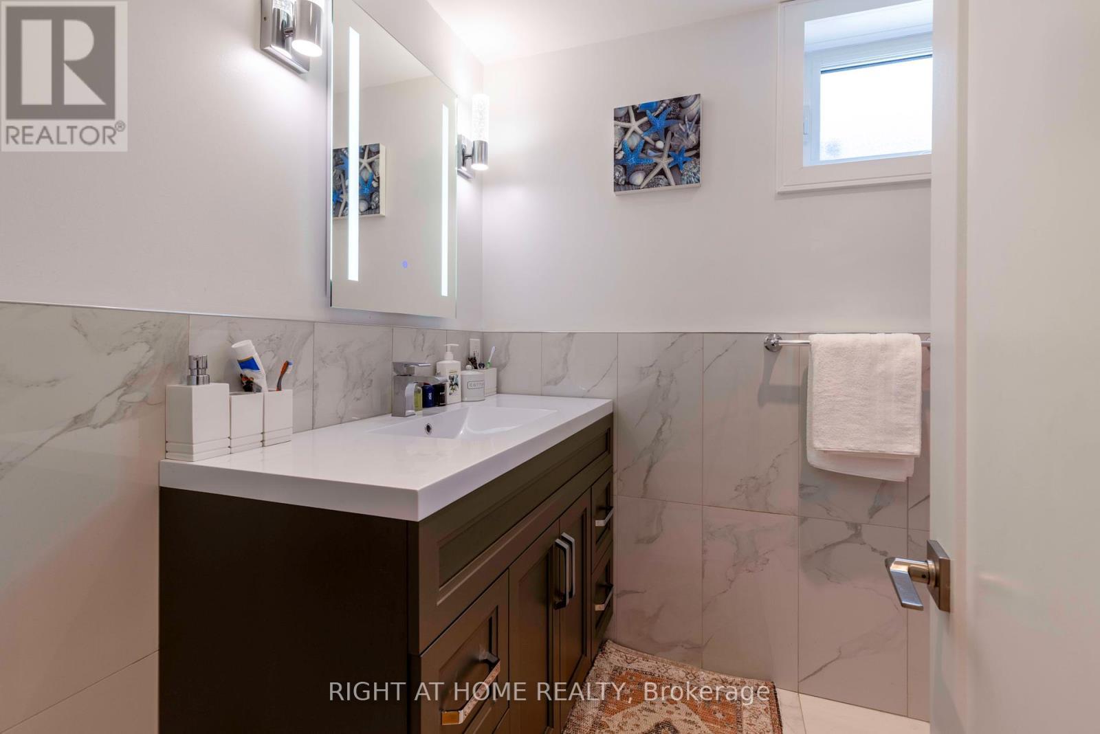 212 Lockhart Drive, St. Catharines, ON - Indoor Photo Showing Bathroom