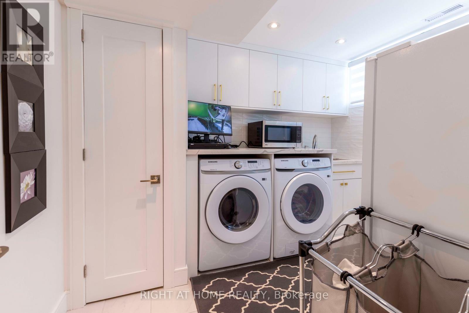 212 Lockhart Drive, St. Catharines, ON - Indoor Photo Showing Laundry Room