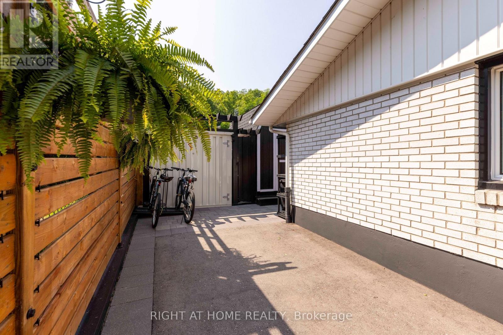 212 Lockhart Drive, St. Catharines, ON - Outdoor